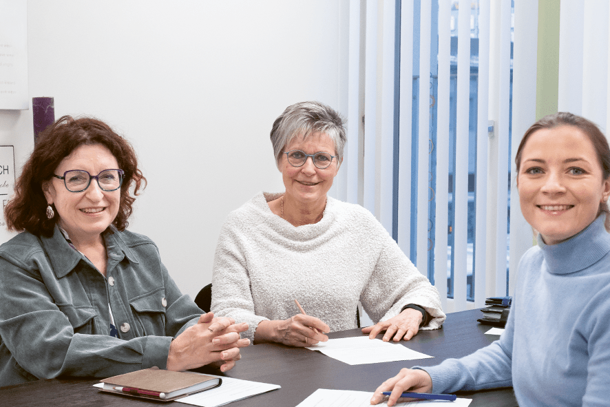 Die Ernährungstherapeutinnen Caroline Hofmann und Brigitt Gächter im Gespräch mit Antonia Heller